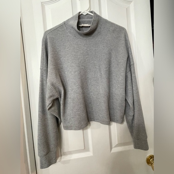 Abercrombie & Fitch Sweaters - Abercrombie & Fitch Light Gray Turtleneck Sweater